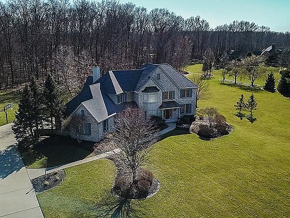 2nd image of 487 Lakewood Farms Dr