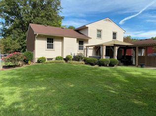 6811 Riggs Dr, Louisville, KY 40291