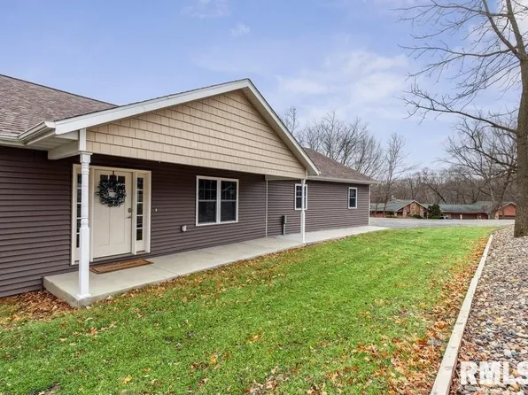 18 Elmwood Dr, Blue Grass, IA 52726