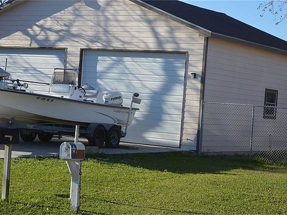 4th image of 7816 Bayside Dr