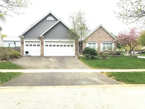 18 Plumrose Ln, Schaumburg, IL 60194