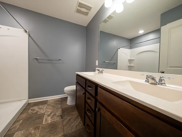 15141 Emory Cir — Photo 16