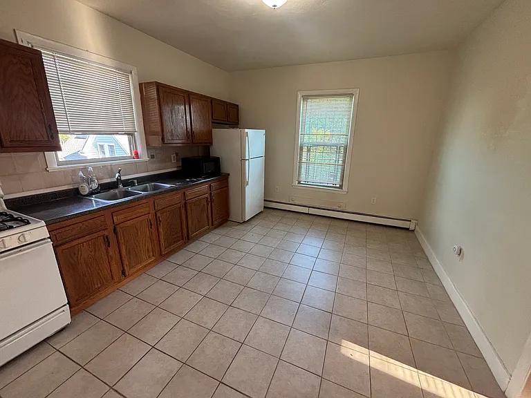 216 Highland St #2 — Photo 7