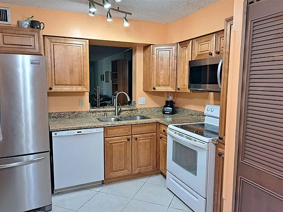 2nd image of 370 NW 76th Avenue #303