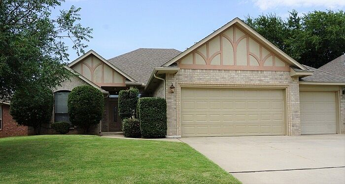 1st image of 9017 NW 81st St