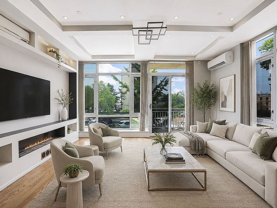 1st image of 3175 Emmons Ave #2C