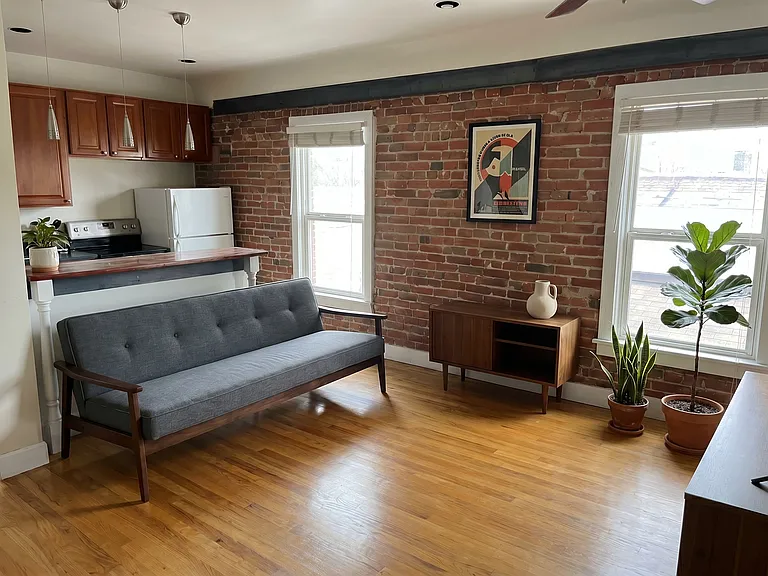 2515 N Clarkson St #B — Photo 3