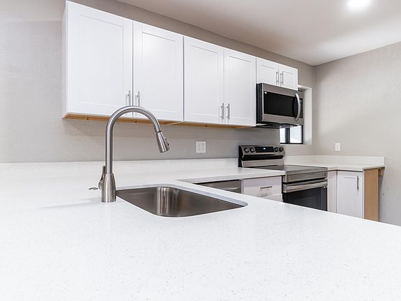 4th image of 16402 N 31st St Unit 132