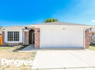 10217 Cypress Hills Dr, Fort Worth, TX 76108