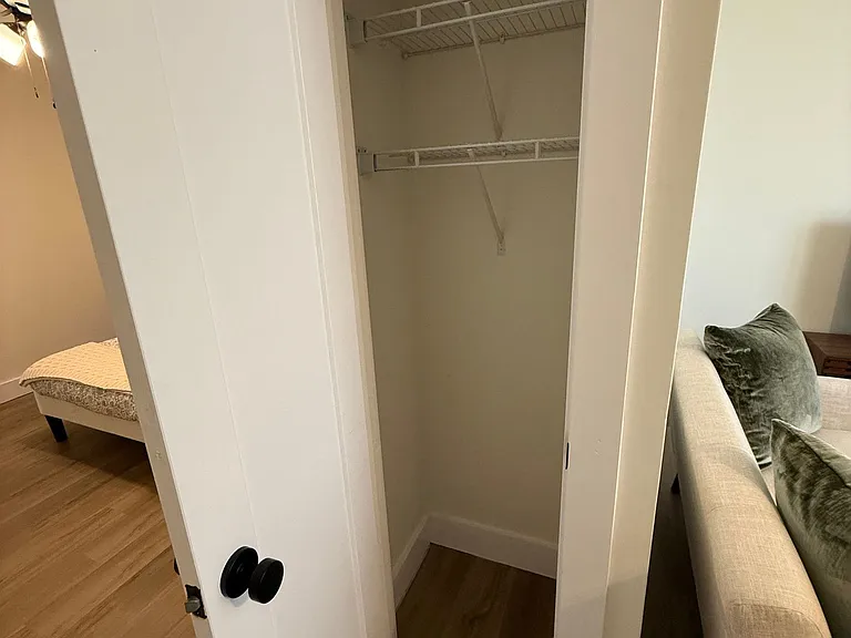 1020 College — Photo 3