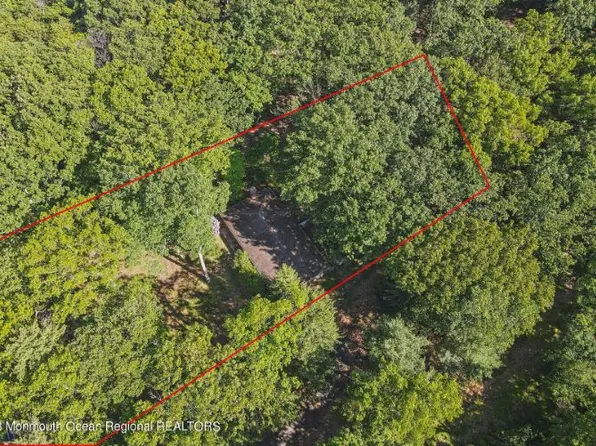 49 Cedar Dr, Colts Neck, NJ 07722