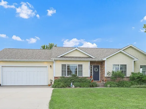 1639 Briar Ln, Pella, IA 50219