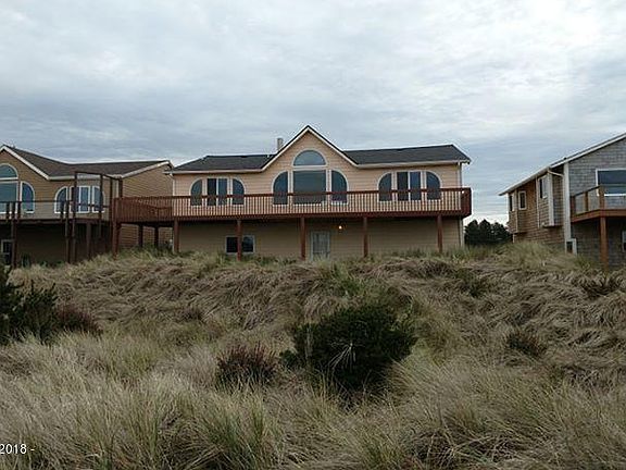 4th image of 1302 NW Oceania Dr