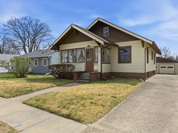 1305 E Oak Park Ave, Des Moines, IA 50316