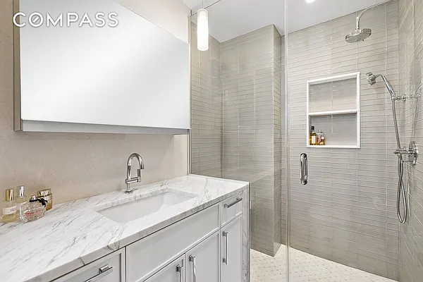 Rented by Compass | media 24