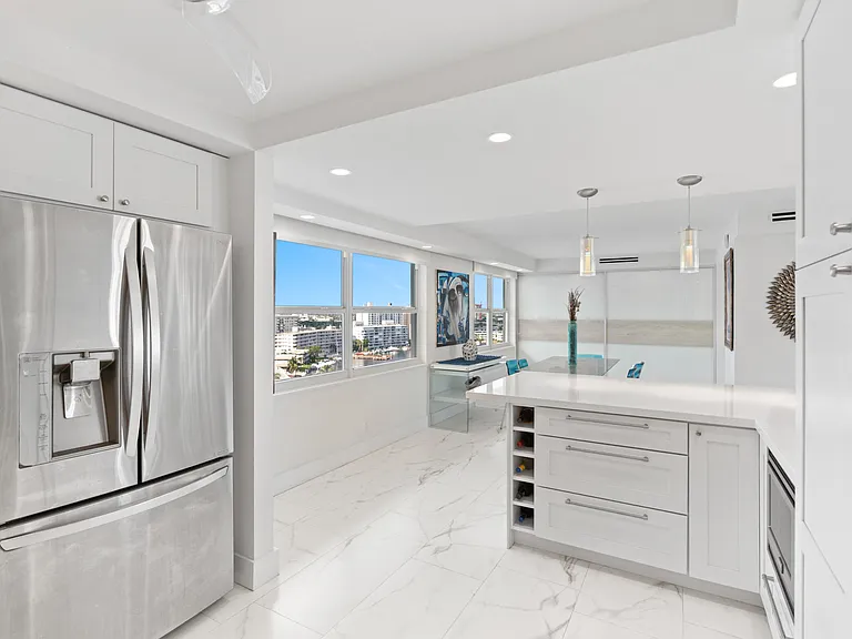 121 Golden Isles Dr #Penthouse 1 — Photo 34