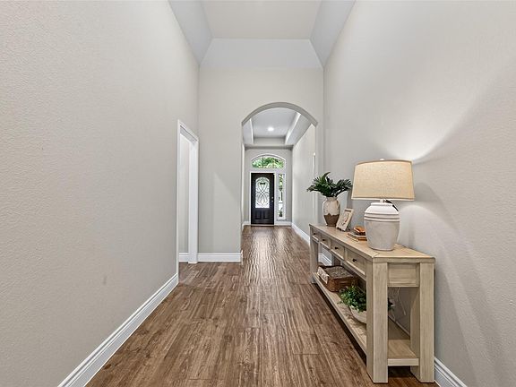 4th image of 29215 Bentford Manor Ct