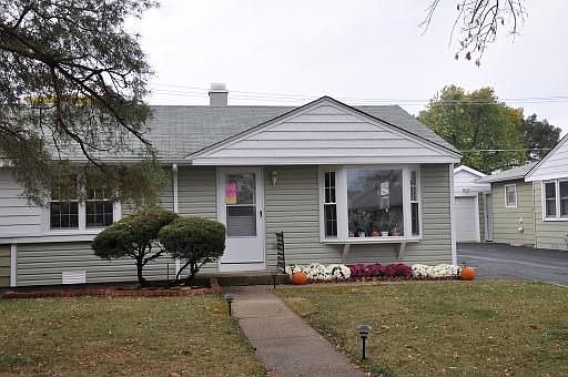 5th image of 8764 S Kolmar Ave