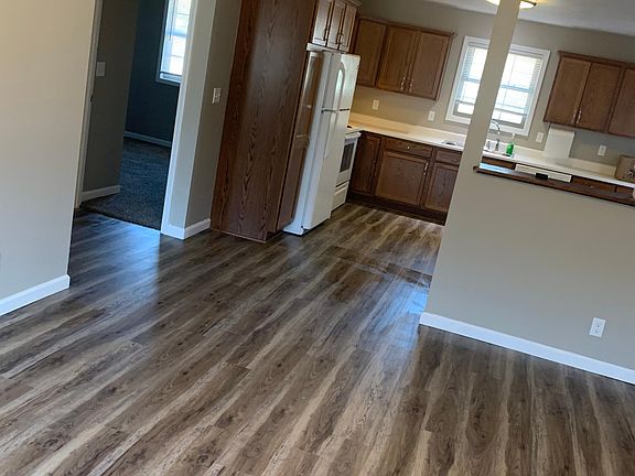 3rd image of 207 Wildrose Ln #A