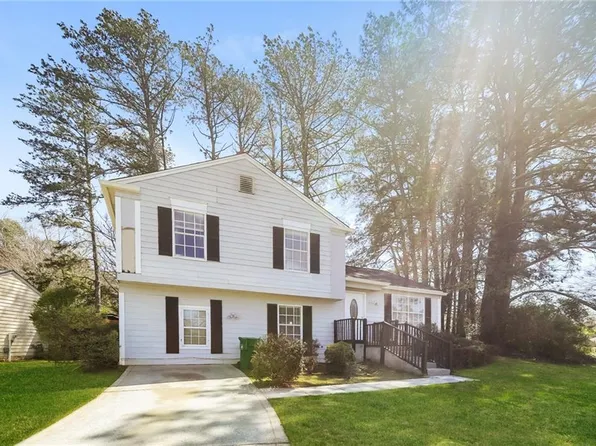 1226 Harvest Dale Ct, Stone Mountain, GA 30088