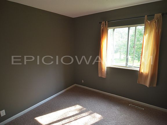 3rd image of 321 Boyson Rd NE