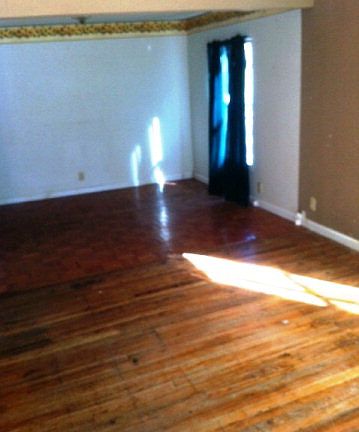 2nd image of 709 Mulberry St