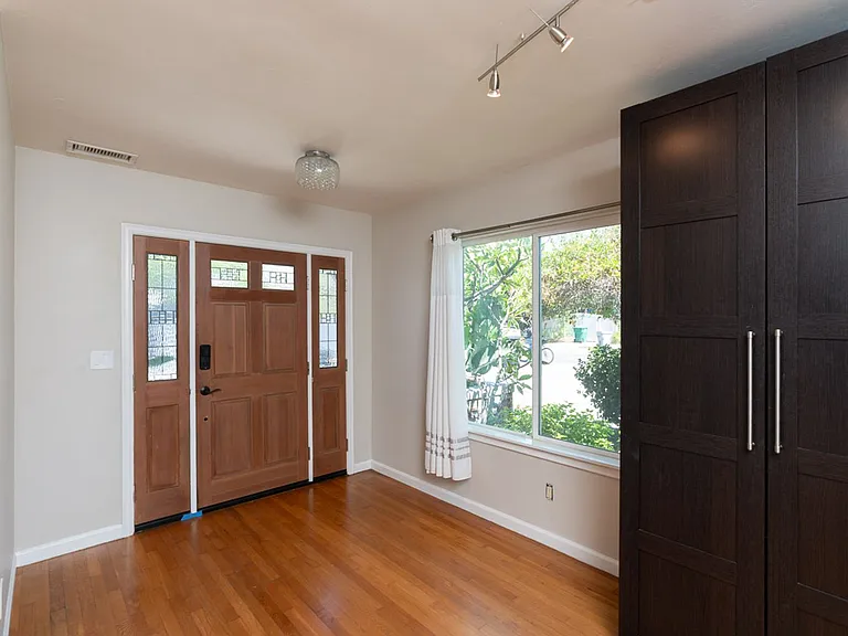 4256 Napier St — Photo 7
