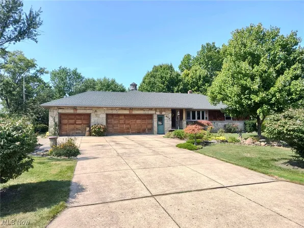 626 Lincoln St, Amherst, OH 44001