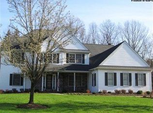 110 Edgewood Ct, Chagrin Falls, OH 44022