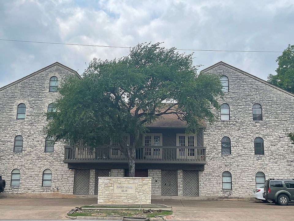 Pecan Walk Condominiums