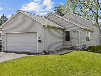 421 Meadow Ave, Woodstock, IL, 60098