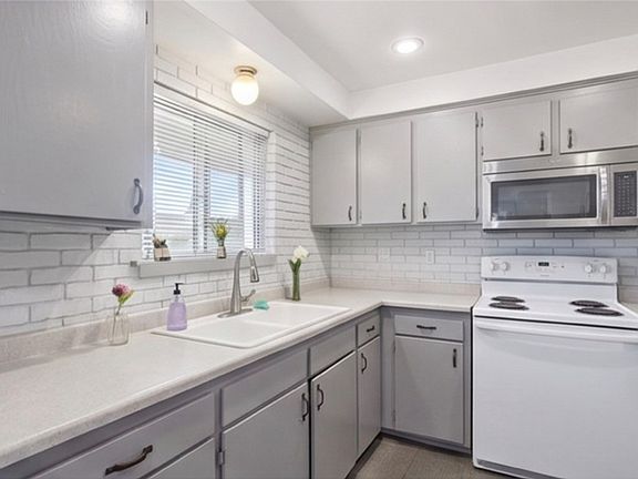 4th image of 2501 W Redondo Beach Blvd APT 321
