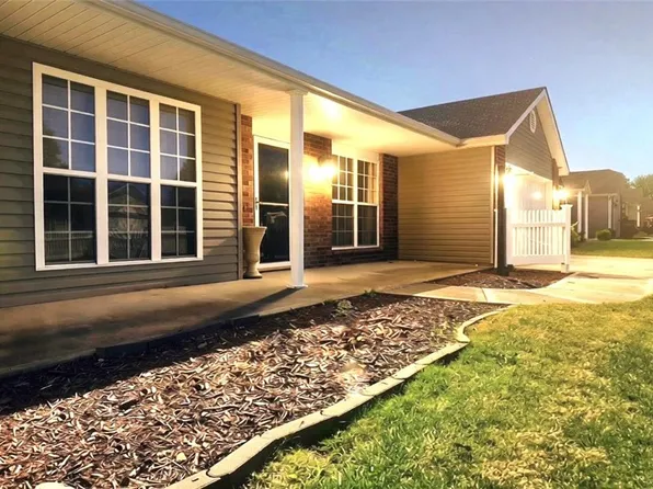 727 Country Ln, Raymore, MO 64083