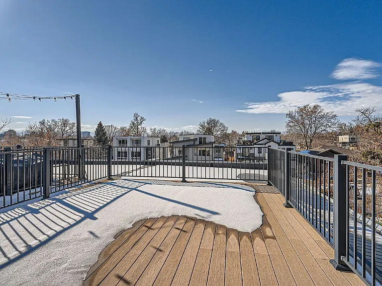 2142 Julian St — Photo 28