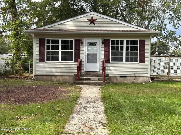 30 Walnut St, Waretown, NJ 08758