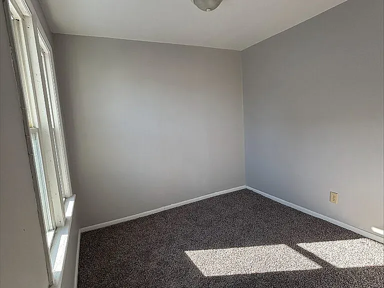 52 W Federal St SE — Photo 7