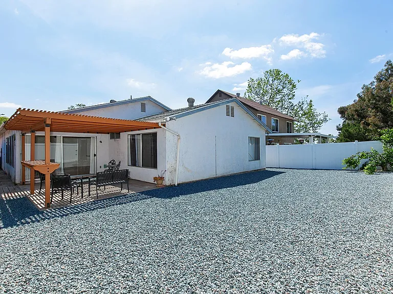 1341 Cerritos Ct — Photo 11