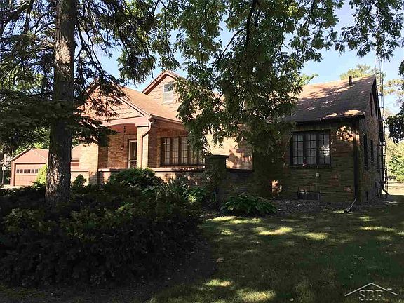 4th image of 3823 Mackinaw St