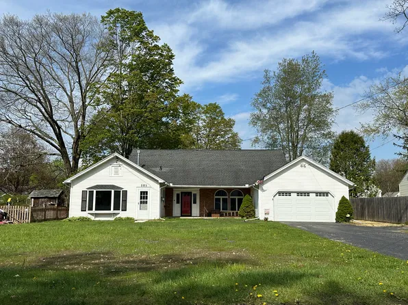 181 Park Ave #A, Dalton, MA 01226