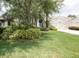 8747 Naples Heritage Dr, Naples, FL 34112