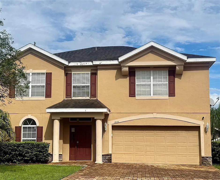 5 bed, 3.0 bath, 3074 sqft, $3,900 — Photo 1