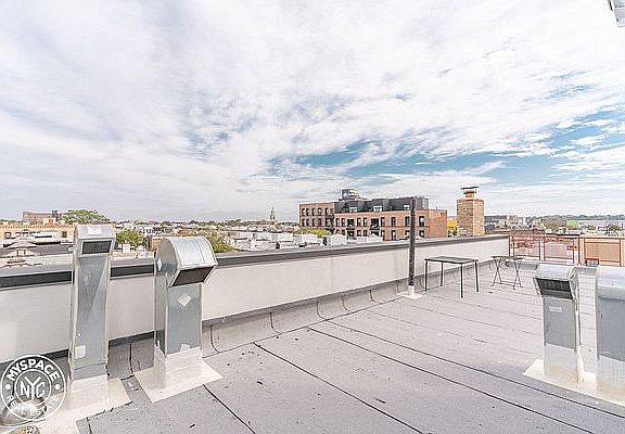 5th image of 1662 Woodbine St Floor 2