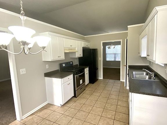 Large kitchen and breakfast area