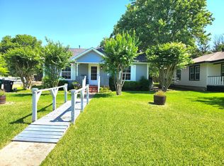 2110 Willowwood St, Denton, TX 76205