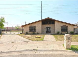 13 Flamenco Cir, Laredo, TX 78041
