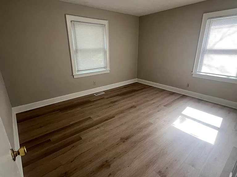 1107 W Davidson Ave — Photo 11