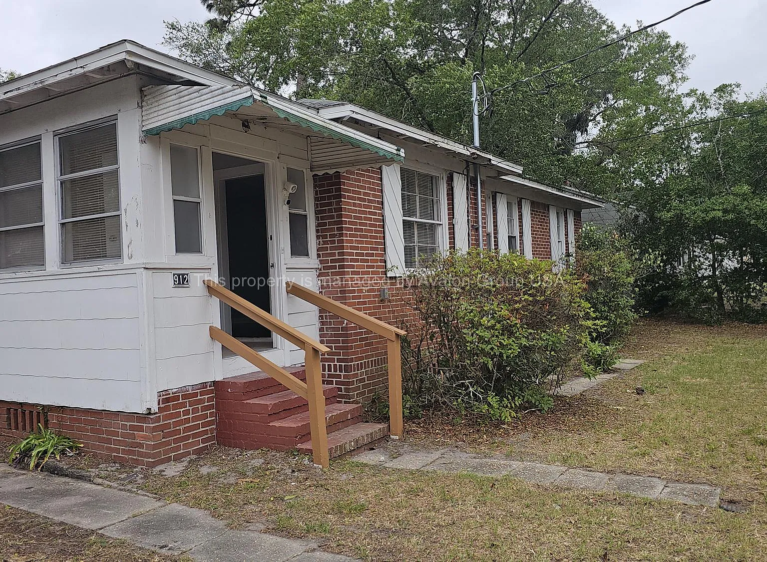 3 bed, 930 sqft, $1,145 — Photo 2