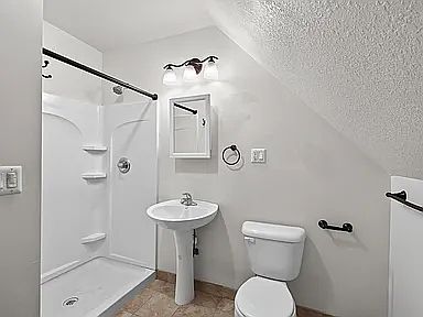 5th image of 759 Laurel Ave
