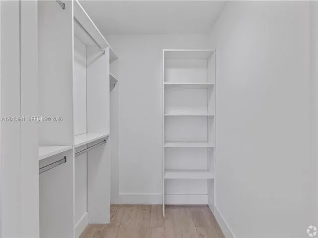 434 SW 10th Ave — Photo 13