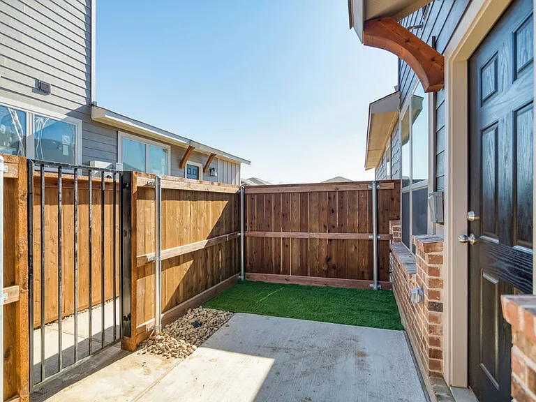 721 Harvest Moon Dr — Photo 18